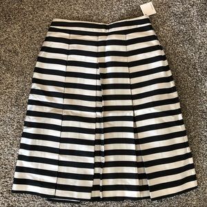 Halogen NWT striped pleated skirt size 6